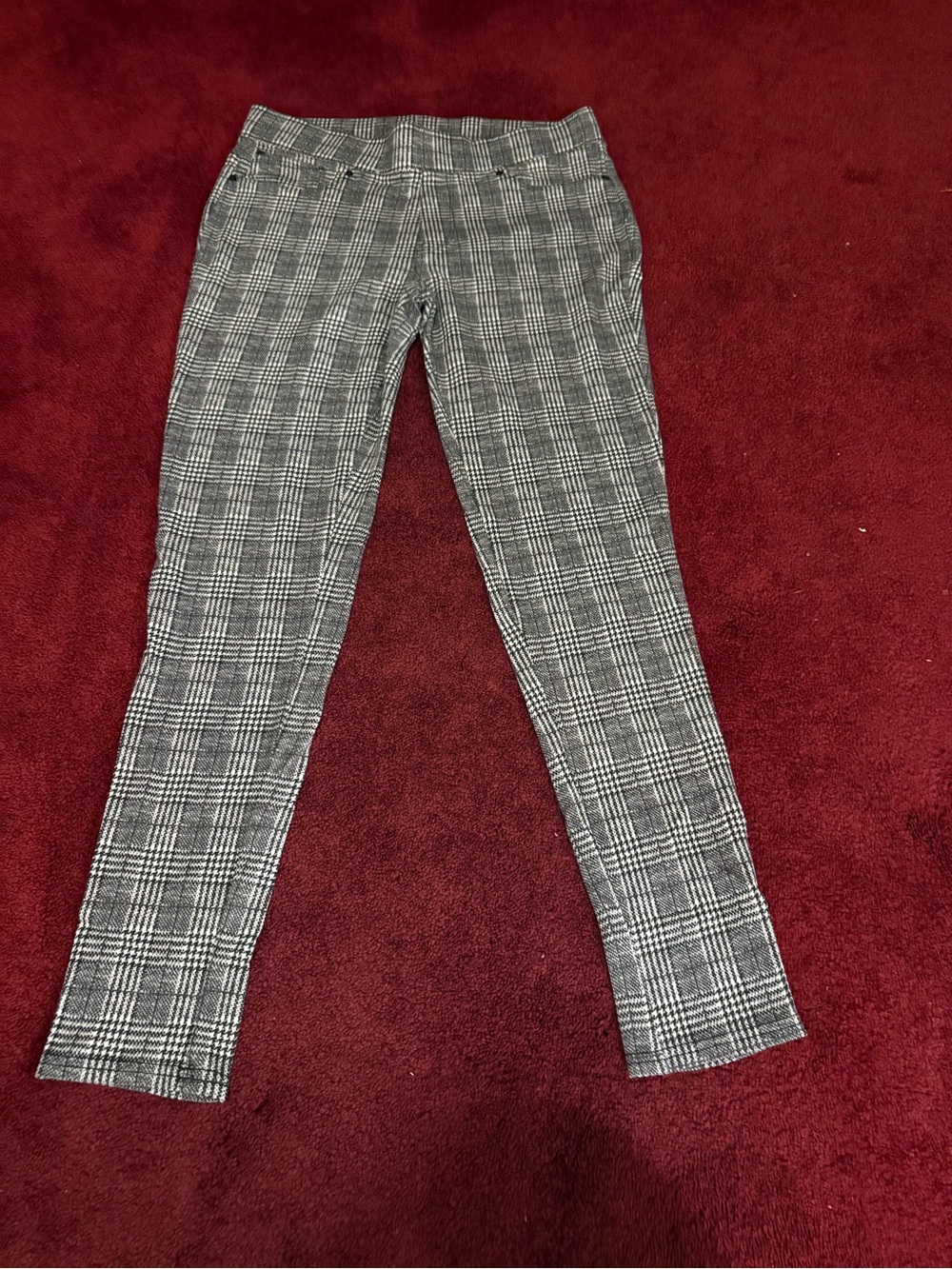 Seven7 Black and White Plaid stretchy pants.
